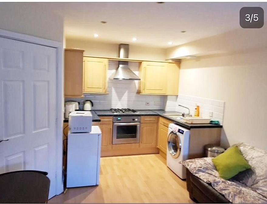 Pinfold Court Apartments Knowsley Εξωτερικό φωτογραφία